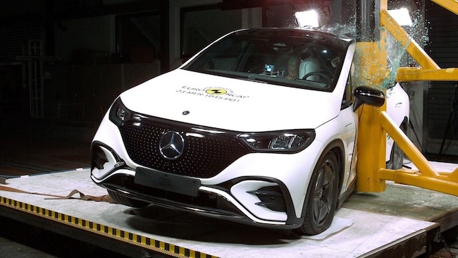Mercedes-EQE-SUV-en-Euro-NCAP-2023-mastil